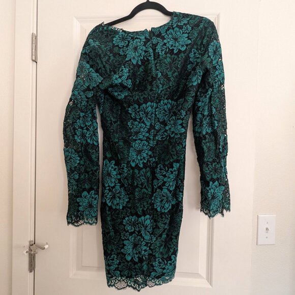 Lace V-neck Dress - Picture 4 of 6